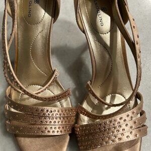 New with box Gold Rhinestone Bandolino dressy pumps size 7.5